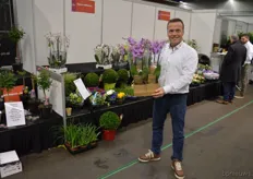 Nogmaals Ramon Rijkeboer, die hier een nieuwe verpakkingslijn van de Amsterdamse orchideeënkweker Orchids4all presenteert.