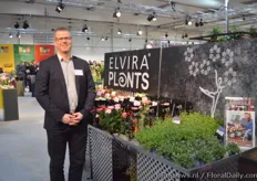 Claus Rene of Elvira Plans presenting its pot roses and lavendulas, which they started to produce last year in pot sizes 6,10,12 and 17cm. More on this later on FloralDaily.