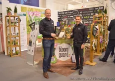 Ewald Bouwmeister and David of Weber Verpackungen presenting bloom guard.