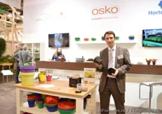 "Ralf Oskotte of Osko presentint the "Erdtopf" a pot made of the shell of sunflower seeds. An environmental friendly solution as the shell will remain a half a year later."