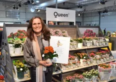 "Louise Jepsenm with the novelty award for their double flowered kalanchoe called Dean. This variety is part of the "Else Flowers" line."