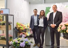 Soren Schroll, Mriolla Dolleris Schroll and Sergiy Petrenko of Schroll promoting Twilight Dream (on the left). This Danish hydrangea breeder used to produce hydrangeas in Portugal and ship them to Denmark where they would finish them or sell them directly to other growers. From this year onwards, they will also finish a part of their hydrangeas in Portugal and send them directly to consumers.