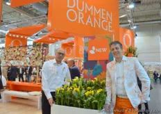 "Kees de Graaf and Rick Minck of Dümmen Orange presenting the Callifornia Gold calla. This variety is bright yellow and does not fade or fades to green. According to de Graaf, the market for yellow and other bright colors is increasing and the challenge for the yellow calla alwas was to create a compact product. "Now, we have a product that is more compact and requires less growth regulators."