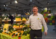 Mads Bang Olsen of Gartneriet Lundegaard. This Danish grower cultivates Crassula Rosularis, Dahlia, Monopsos, Tradescamtoa, Walenbergia, Sunflower and Sagina in a 60,000m2 sized greenhouse. The latter two, Sagina and Sunflower is its main crop.