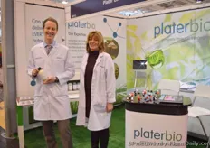 Russel Sharp and Karen Potter of planterbio, presenting a new easier to use fertilizer for the hobby market; Gold Leaf.