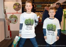 Bij Syngenta Seeds kon je gepersonaliseerde t-shirts laten maken. Dat lieten Niels en Henk van Wijk zich geen twee keer zeggen. Hoe leuk is dit!