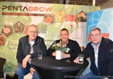 Pentakeep, heeft er weer een nieuw product bij....Nutri-Phite GROW. Bas van Schie en Jeffrey en Cor den Hertog.