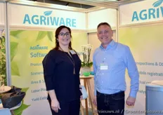Anniek v. Aert en Jos v/d Helm van Mprise presenteerde hun software op de beurs.