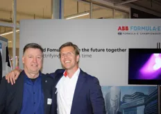 Haayo Terpstra en Martijn Dubbelman op de foto voor ABB.