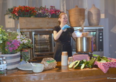 Ook kon je een heerlijk bakkie soep nuttigen wij deze fleurige soepkraam.