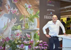 Erik van OTM Orchids stond met een mooi aangekleedde stand op de fairtrade.