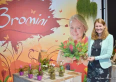 Nancy Rip van Bromini met hun specialiteit: Mini plantjes phalaenopsis en mini Bromenia's
