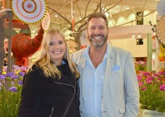 Frans v/d Weiden samen met zijn dochter Felicia. Beide van Van den Bos Flowerbulbs