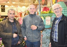 Leo Vervoorn van F. Molenakker , Jochem v. Daalen bloemenkweker Daalakker en Henk de Bruin Veilingmeester Aalsmeer.
