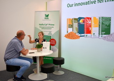 Hier zien we Dorien Gentjes van Haifa in gesprek met Ronald Vervloed.