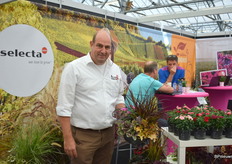 Ton de Bresser van Selecta met hun concept, Autm Friends, wat erg goed word opgepakt door de Duitse Caluna Kwekers.