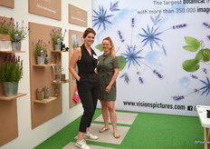 Aimee en Annemarieke van Visions Pictures stonden te shinen op de beurs.