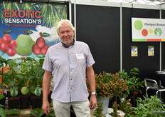 Jan Kalkman van Plantport Boskoop Kweeeksmakelijk stond op de beurs o.a. zijn Exotic Sensation's