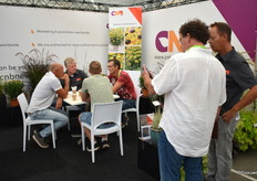 Gezellig aan het koffie leuten bij CNB.