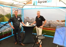 John Duijvestijn en Eric van der Klauw van AgrowSer, een bedrijf gespecialiseerd in tunnels & foliekassen.