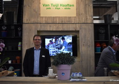 Gerardus Veenema van, van Tuijl stond in hun keurig verzorgde stand.