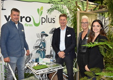 Ard Stoutjesdijk, John Bijl, Ellen Kraaijenbrink en Hanna Verhoog van Vitro Plus. Ze namen je deze beurs mee in hun lab waar je wat kon zien wat hun weefselkweek. 