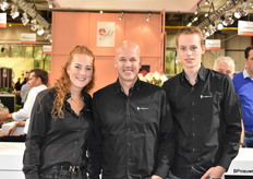 Nina de Ruiter, Carl Grootscholte en zijn zoon Tim Grootscholte, Allemaal van.. je raad het al, Carls Sales Support.