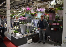 Kersten Haak van Lechuza, in een grote stand die verschillende toeleveranciers op het gebied van toegevoegde waarde met elkaar deelden. Volgens Kersten is de markt dusdanig, dat er vaak ruimte is voor net wat luxer, een gegeven waar zijn handel wel bij vaart.