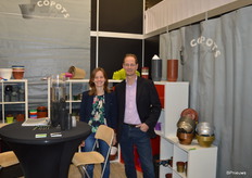 Bas en dochter Loes Verschoor van Copots weten wel hoe we de plastic soep de baas kunnen. Hoe, dat gaan we binnenkort eens uit de doeken doen.