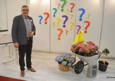 Johan Wagenaar, Drenthe Flowers. Het bedrijf is bezig met een omschakeling, een verduurzaming, een verbouwing en op al die 'vragen' komen, zo belooft Johan, spoedig antwoorden.