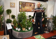 Kwekerij & kweker Ron van den Bosch. Een nieuwtje is dat de kwekerij onlangs is aangesloten bij FloraBiezz