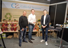 De heren van Coloful Seasons, met in de stand een van de klanten Danny Smulders