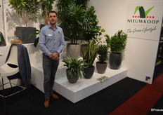 Pieter van Saase van Nieuwkoop Europe, dat naast de beurs op de kwekerij ook nog eigen Relatiedagen organiseerde. Aldaar werd tevens een nieuw eigen merk geindtroudceerd: Baq