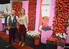 Joey Stalman van More Lips, samen met Susan van Adrichem potplanten, die in de More Lips straat een standje deelde met anhuriumkwekerij Groene Tint