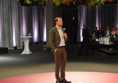 De nieuwe CFO David van Mechelen stelt zichzelf voor. David heeft verstand van geld, zo getuige zijn loopbaan bij KLM / Transavia, alwaar hij verschillende financiële topfuncties bekleed heeft.