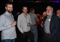 Mark & Sjaak vd Hulst (Rozen kwekerij vd Hulst) en in het midden Daniel vd Nouweland (Algemeen directeur Marjoland rozen)