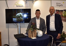 Vader en zoon van Kwekerij Verboom. Zoon Jos met zijn vader Hans Verboom. Ze presenteerde hun merk "Winter Angels" dat bestaat uit een breed assortiment met meerdere kleuren Helleborussen.