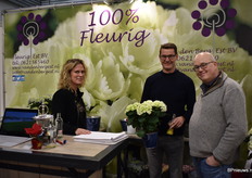 Marijanne vd Berg van Fleurig Est samen met een blije klant.