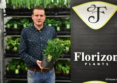 Bram Franzen van Florizon Plants met zijn Erysimum.