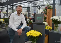 Rob van Dijk van Van Dijk Flowers kweekt 4 varieteiten troschrysanten in de Lier en Honselersdijk in een kas met een totale grootte van 8.3ha.