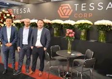 Een van de grootste rozenkwekers uit Ecuador, Tessa Corp, met op de foto Pablo Fabara, Dominic Neff en eigenaar Carlos Naveda.