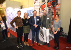 Het team van Pottery Direct, het bedrijf met de modernste en grootste aardenwerk fabriek van Nederland. Er worden op jaarbasis maar liefst 6 miljoen potten vervaardigd.