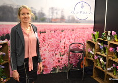 Jacinta de Wit van G. de Wit & Zn. Hyacint, en laat staan snij-hyacint, is, net als overigens ook de narcis en in mindere mate de tulp, wat onzichtbaar op de beurs. Des te meer reden natuurlijk, om het product toch weer even voor het voetlicht te brengen!