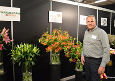 Antoine Hoeijmakers van Glorious Gloriosa, de grootste gloriosa teler van het land.