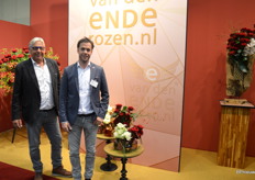 Hans en Tim van den Ende van Van den Ende Rozen, die de markt uiteraard kent van het rood-wit: de rode Red Naomi! en de witte Avalanche+.