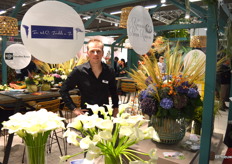 Nigel Zwinkels van Fa. M.C. Zwinkels en Zn. De kweker is gespecialiseerd in de teelt van calla en freesia. In de winter teelt men louter freesia, in het voorjaar staat op 2/3 van de meters calla. 