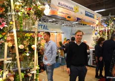 Peter Alkemade van Alkemade International, een bedrijf dat zowel de handelstroom van verschillende kwekers uit verschillende delen van de wereld verwerkt, als ook zelf bloemen verhandelt. Dat laatste gebeurt in samenwerking met bloemengroothandel J.P. Hogewoning.