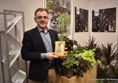 Pat FitzGerald with the price they won at the TPIE, the week before the IPM Essen, in the USA.