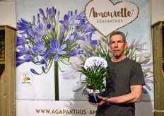 John Zuidgeest van Higlands Potplanten presenteert trots de nieuwste agapanthus uit eigen veredeling in de Amourette serie, de Agapanthus Superb.