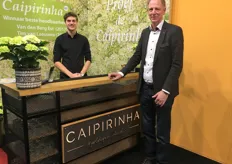Op de stand van HBA zorgden David Bruyn (l) voor een échte Caipirinha cocktail. Jan ten Brinke stond iedereen te woord die meer wilde weten over hun Caipiriha Hydrangea. 